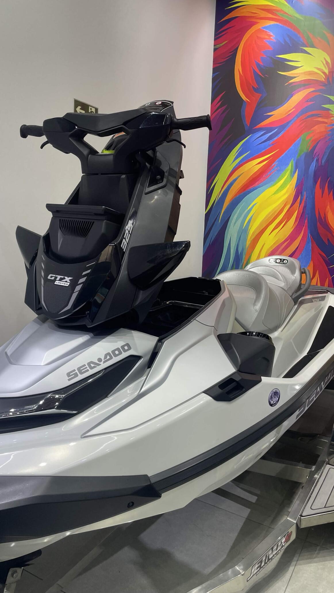 Sea-Doo GTX Limited 325 White Pearl Platinum