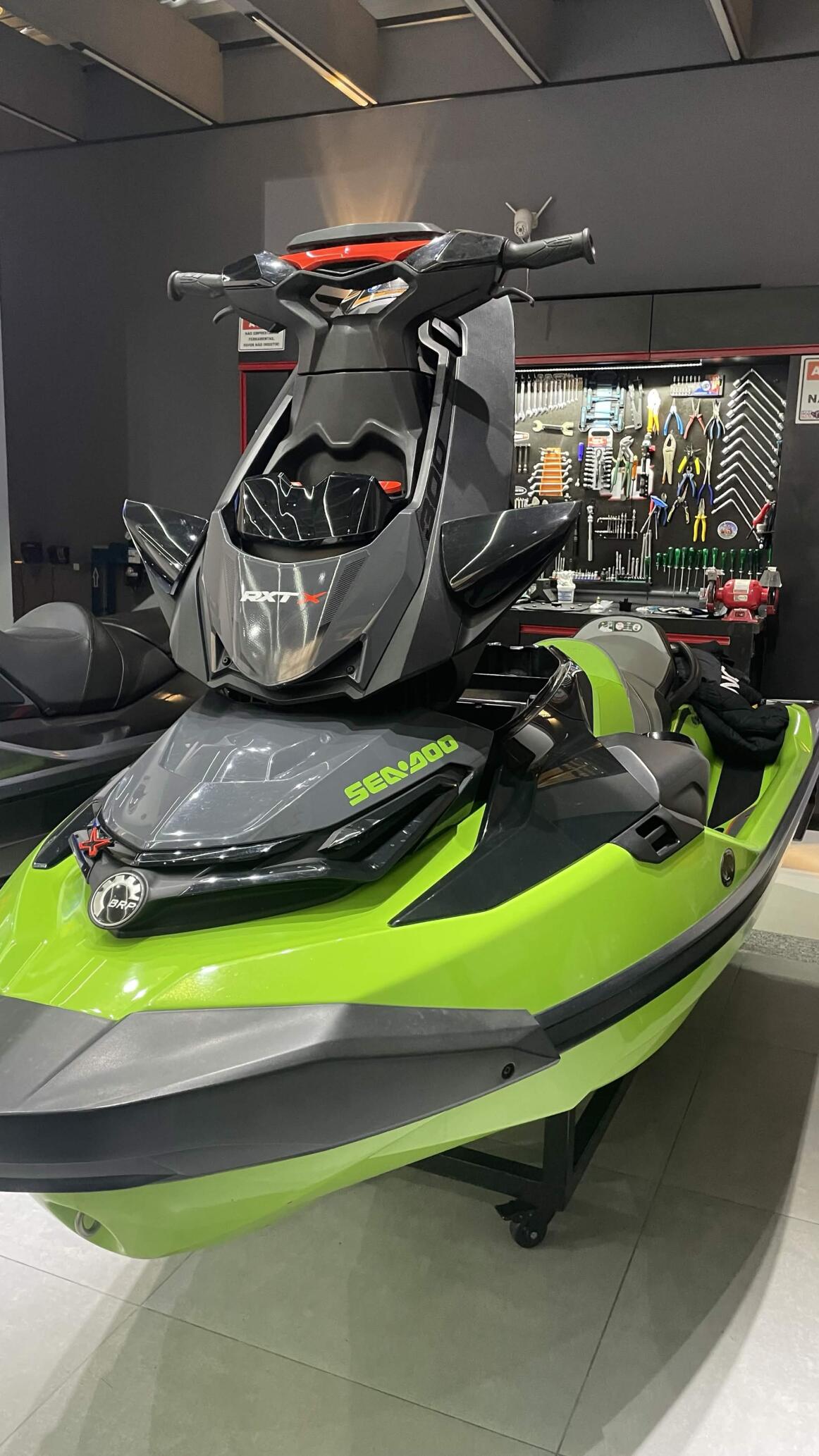 Sea-Doo RXT-X 325 Toxic Lime Racing